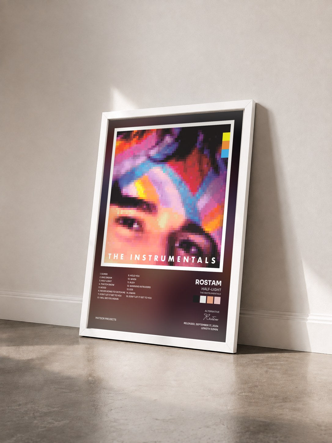 #blanc Tableau de l'album Half-Light (The Instrumentals) de Rostam vu de trois quarts, cadre blanc
