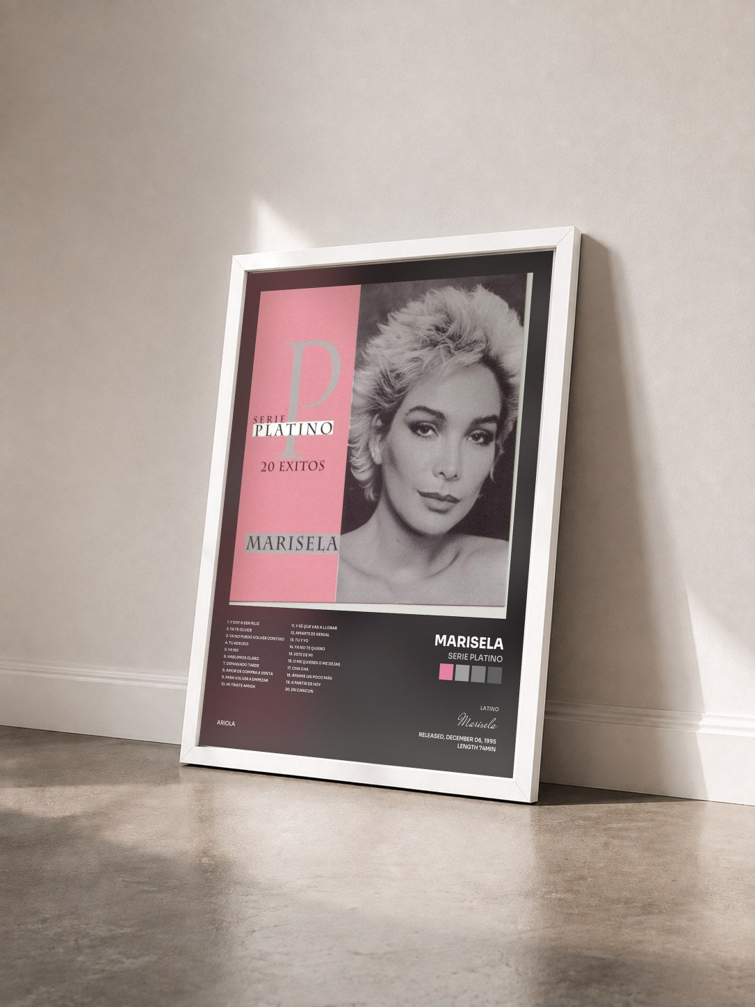 #blanc Tableau de l'album Serie Platino de Marisela vu de trois quarts, cadre blanc