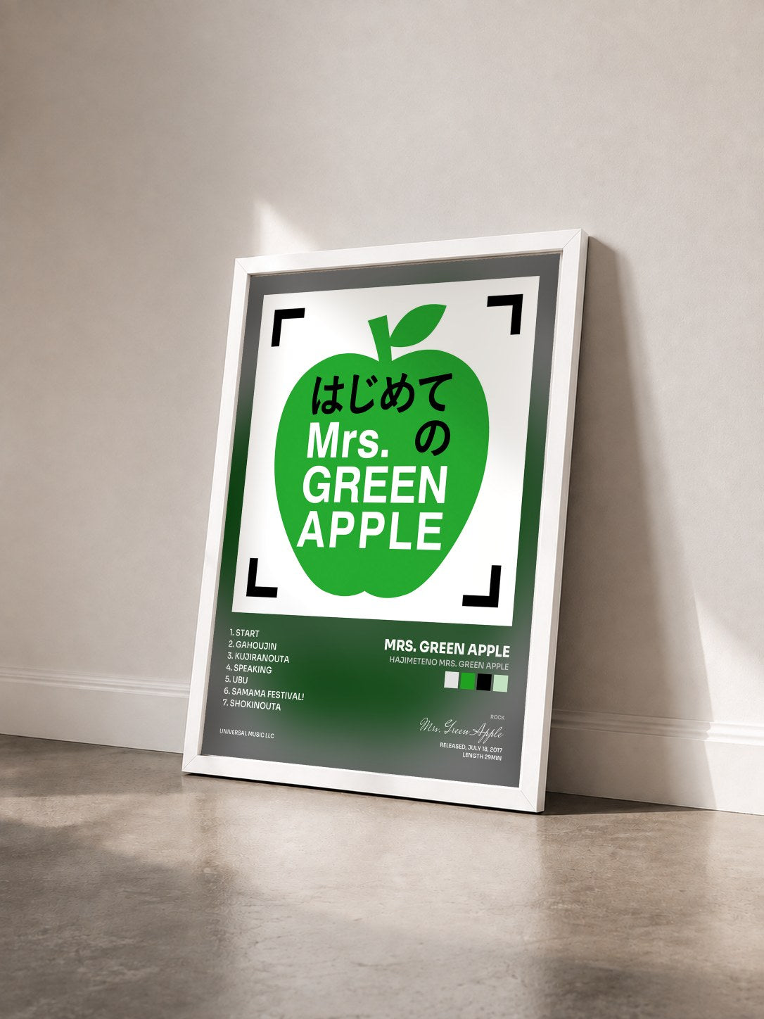 #blanc Tableau de l'album Hajimeteno Mrs. GREEN APPLE de Mrs. Green Apple vu de trois quarts, cadre blanc