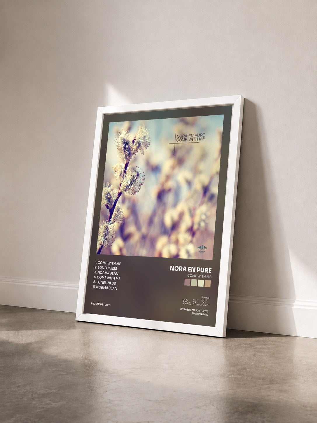#blanc Tableau de l'album Come with Me de Nora En Pure vu de trois quarts, cadre blanc