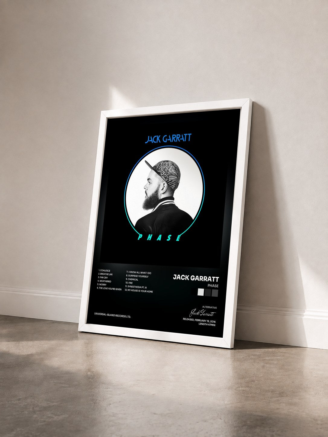 #blanc Tableau de l'album Phase de Jack Garratt vu de trois quarts, cadre blanc