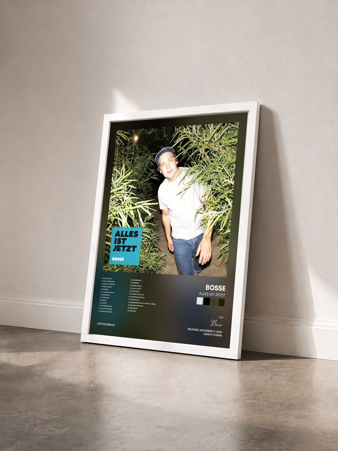 #blanc Tableau de l'album Alles ist jetzt de Bosse vu de trois quarts, cadre blanc