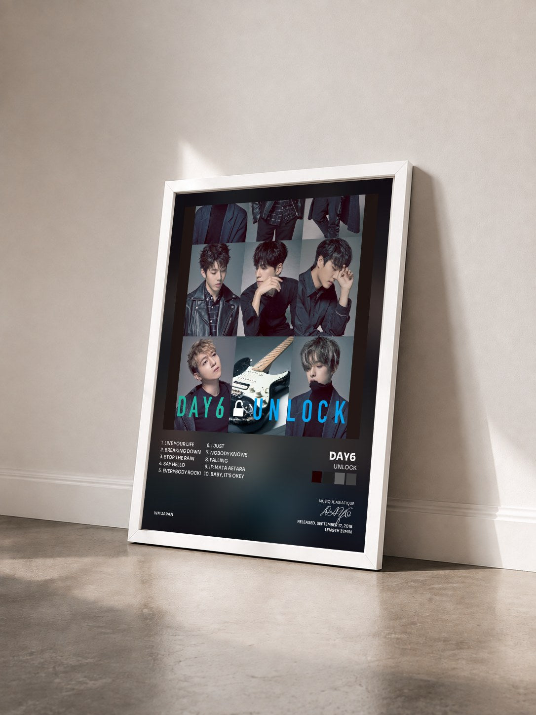 #blanc Tableau de l'album UNLOCK de DAY6  vu de trois quarts, cadre blanc