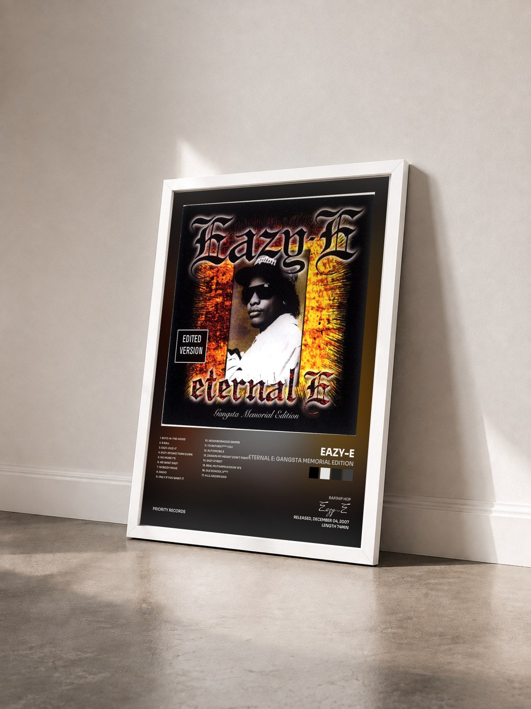 #blanc Tableau de l'album Eternal E: Gangsta Memorial Edition de Eazy-E vu de trois quarts, cadre blanc