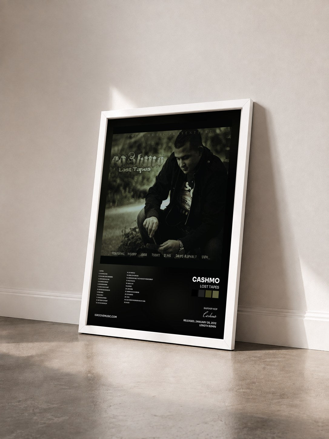 #blanc Tableau de l'album Lost Tapes de Cashmo vu de trois quarts, cadre blanc