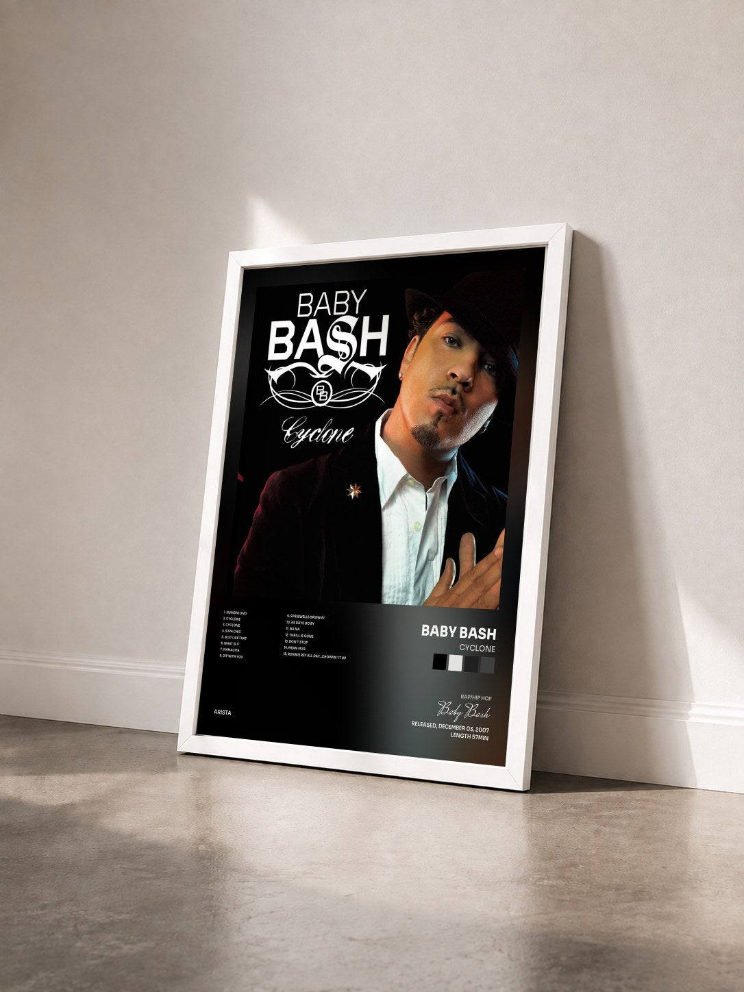 #blanc Tableau de l'album Cyclone de Baby Bash vu de trois quarts, cadre blanc