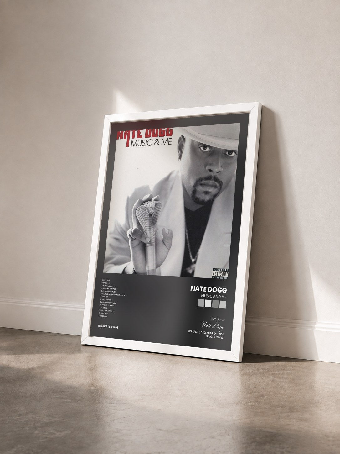 #blanc Tableau de l'album Music and Me de Nate Dogg vu de trois quarts, cadre blanc