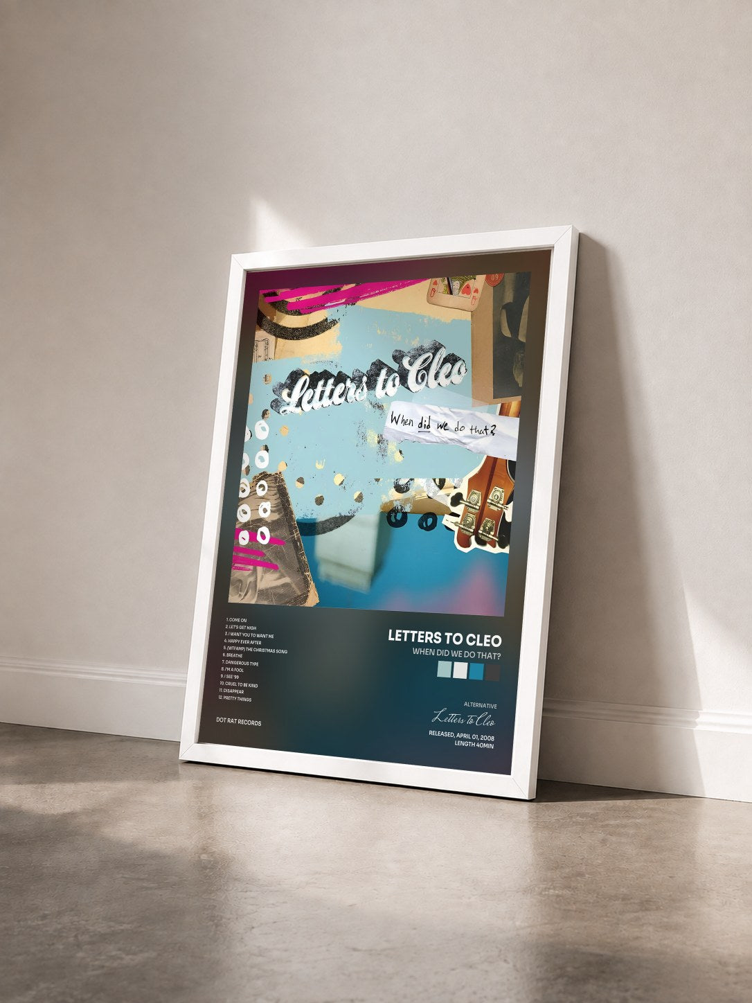 #blanc Tableau de l'album When Did We Do That? de Letters to Cleo vu de trois quarts, cadre blanc