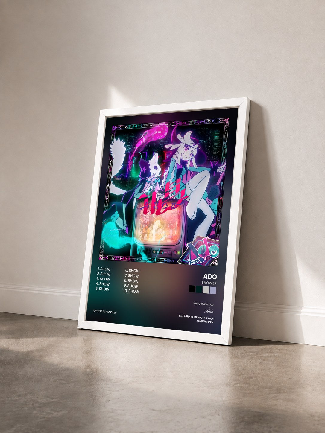 #blanc Tableau de l'album Show LP de Ado vu de trois quarts, cadre blanc