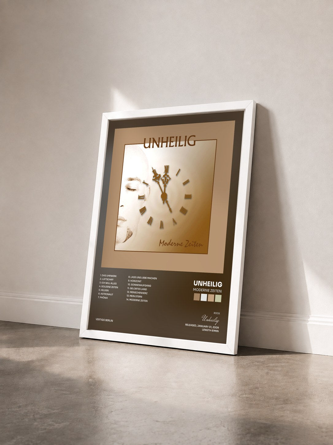 #blanc Tableau de l'album Moderne Zeiten de Unheilig vu de trois quarts, cadre blanc