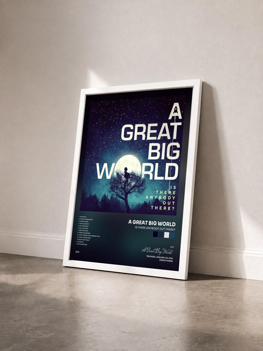 #blanc Tableau de l'album Is There Anybody Out There? de A Great Big World vu de trois quarts, cadre blanc