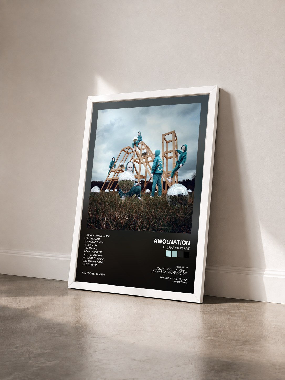 #blanc Tableau de l'album The Phantom Five de AWOLNATION vu de trois quarts, cadre blanc