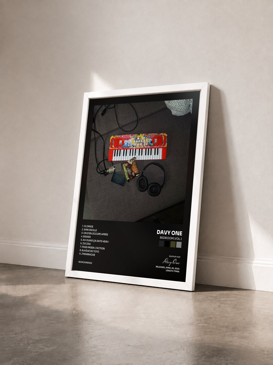 #blanc Tableau de l'album BEDROOM.VOL.1 de Davy One vu de trois quarts, cadre blanc