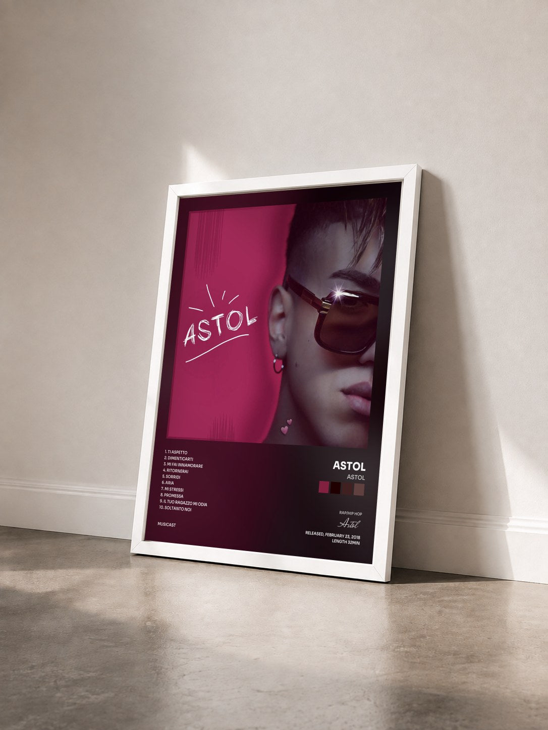 #blanc Tableau de l'album Astol de Astol vu de trois quarts, cadre blanc