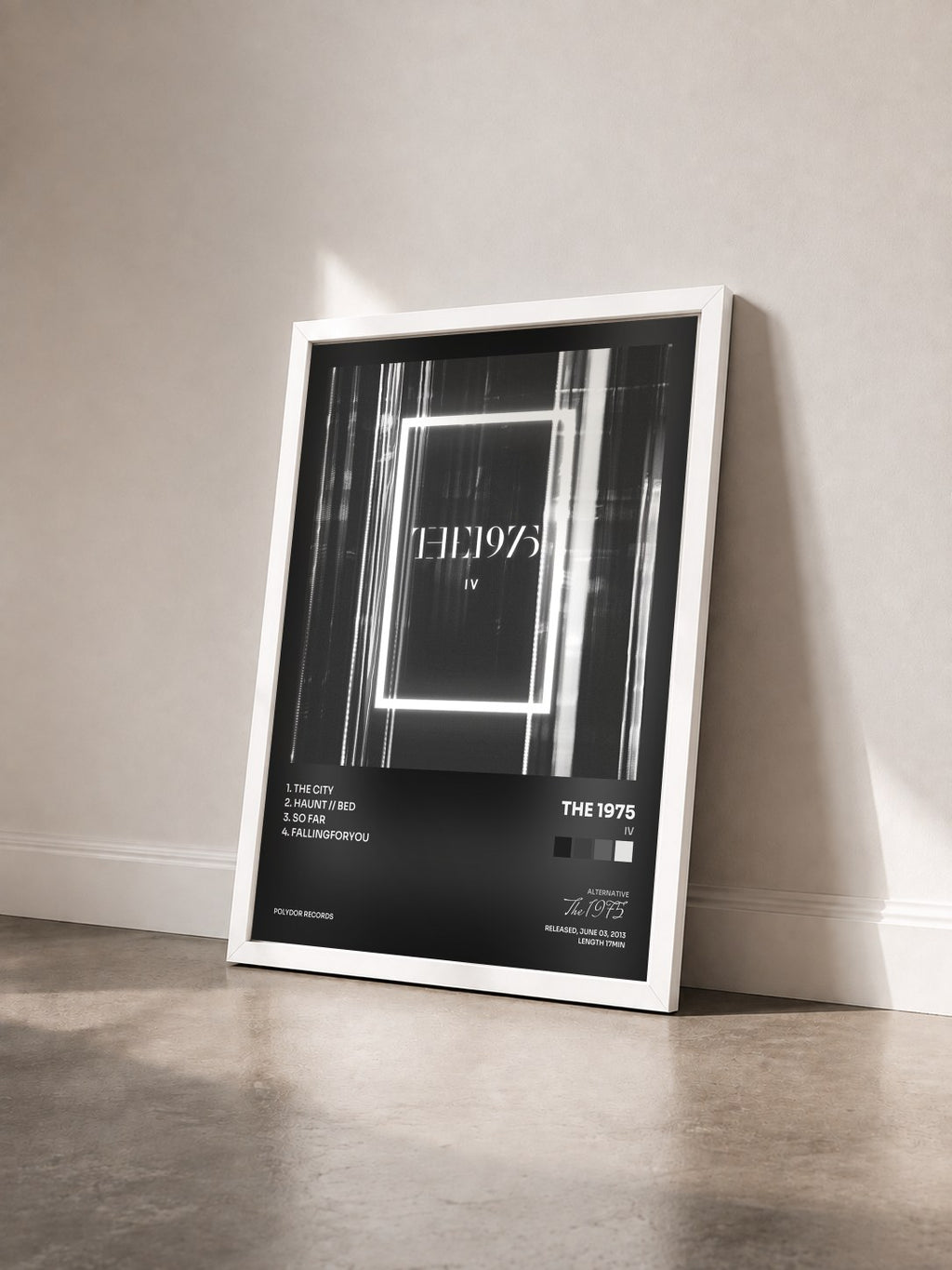 #blanc Tableau de l'album IV de The 1975 vu de trois quarts, cadre blanc