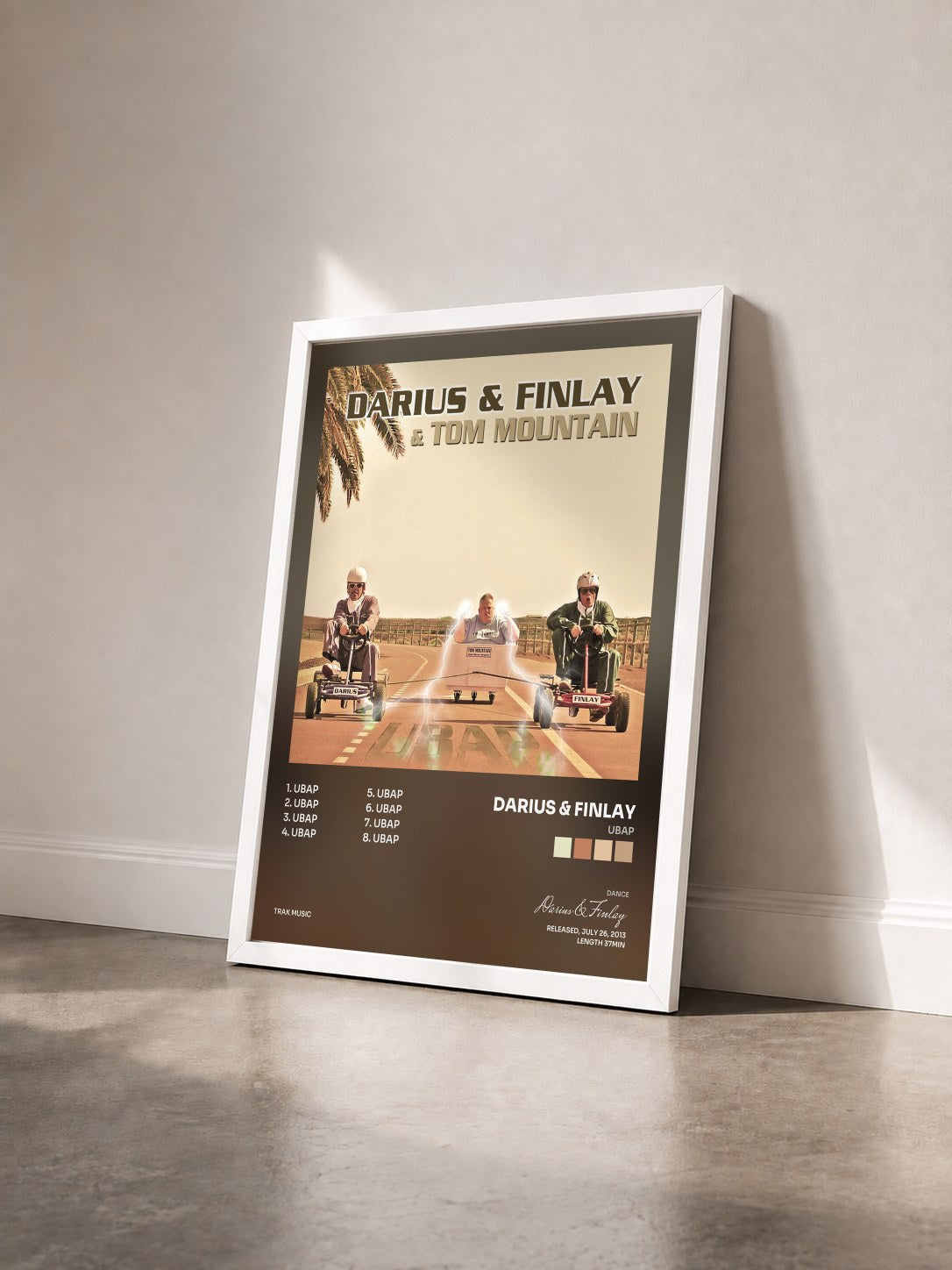 #blanc Tableau de l'album Ubap de Darius & Finlay vu de trois quarts, cadre blanc