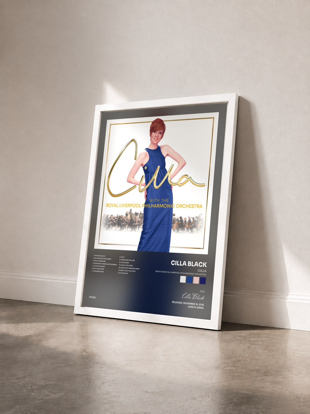 #blanc Tableau de l'album Cilla (with The Royal Liverpool Philharmonic Orchestra) de Cilla Black vu de trois quarts, cadre blanc