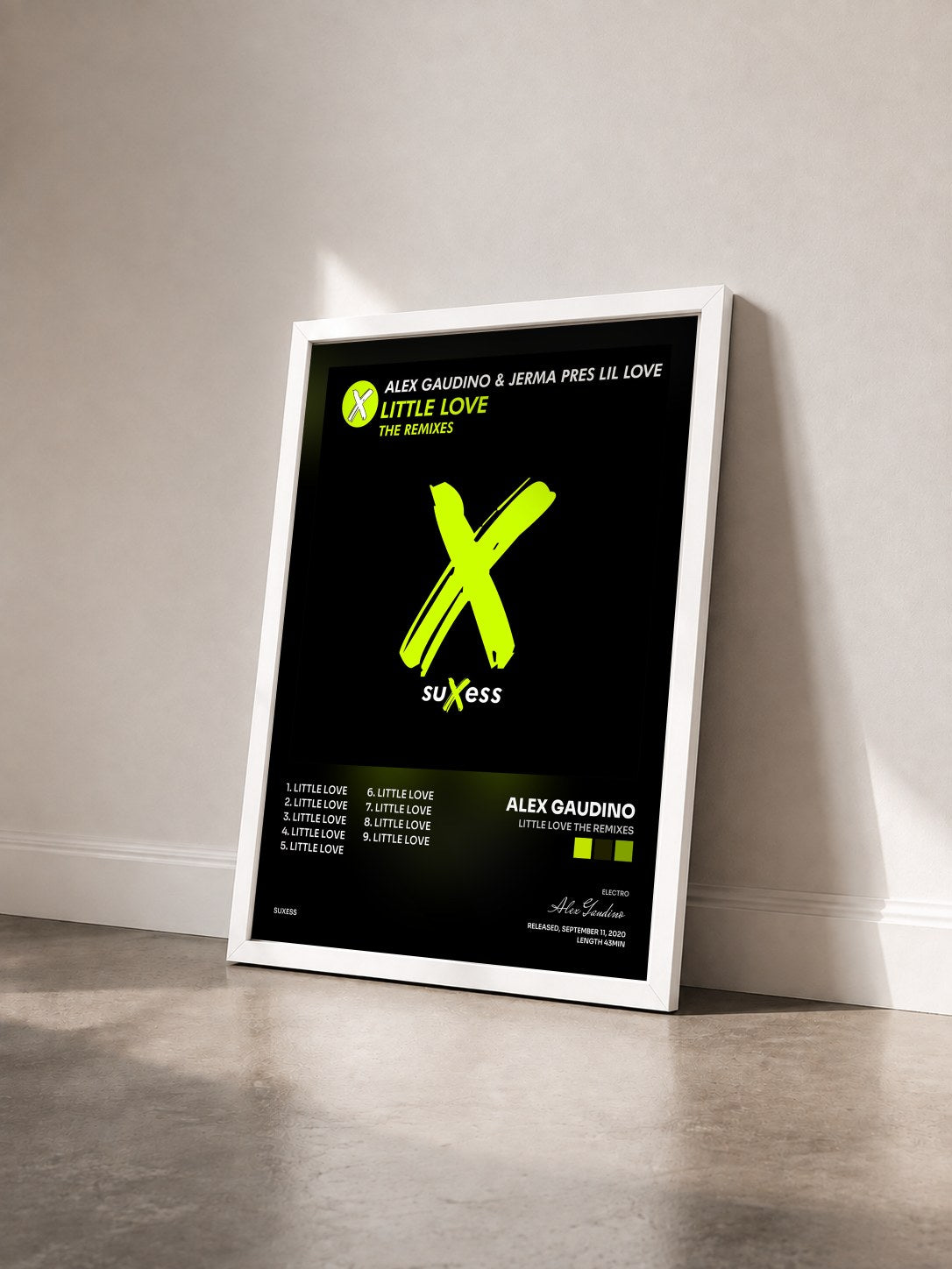 #blanc Tableau de l'album Little Love the Remixes de Alex Gaudino vu de trois quarts, cadre blanc
