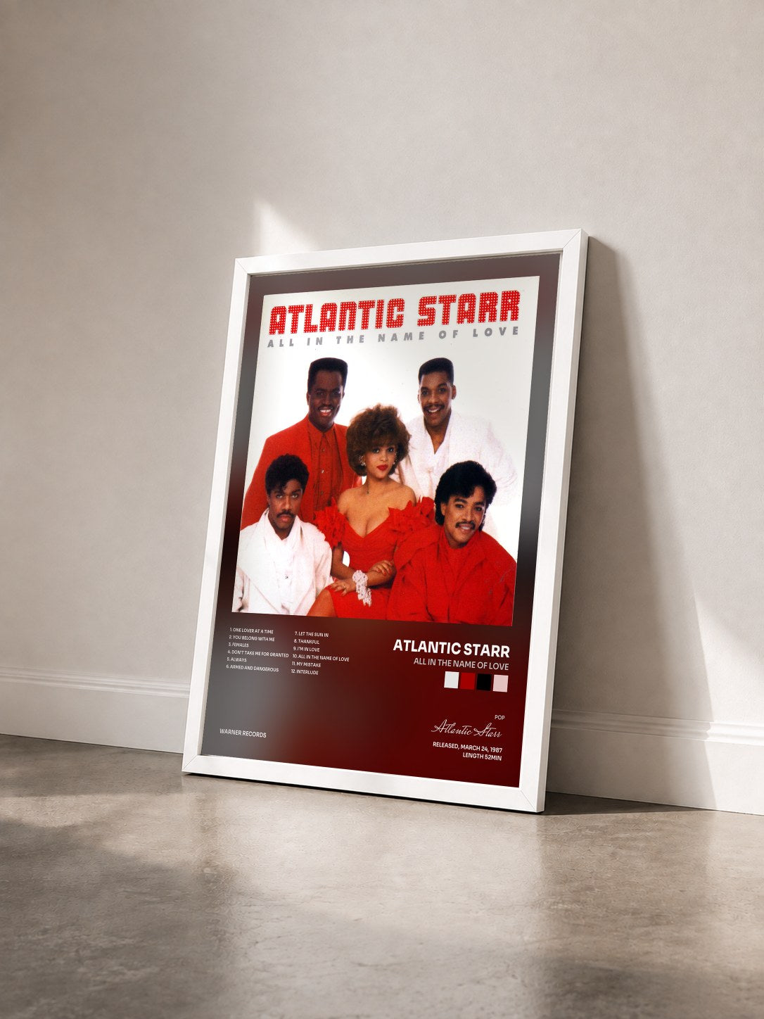 #blanc Tableau de l'album All In The Name Of Love de Atlantic Starr vu de trois quarts, cadre blanc