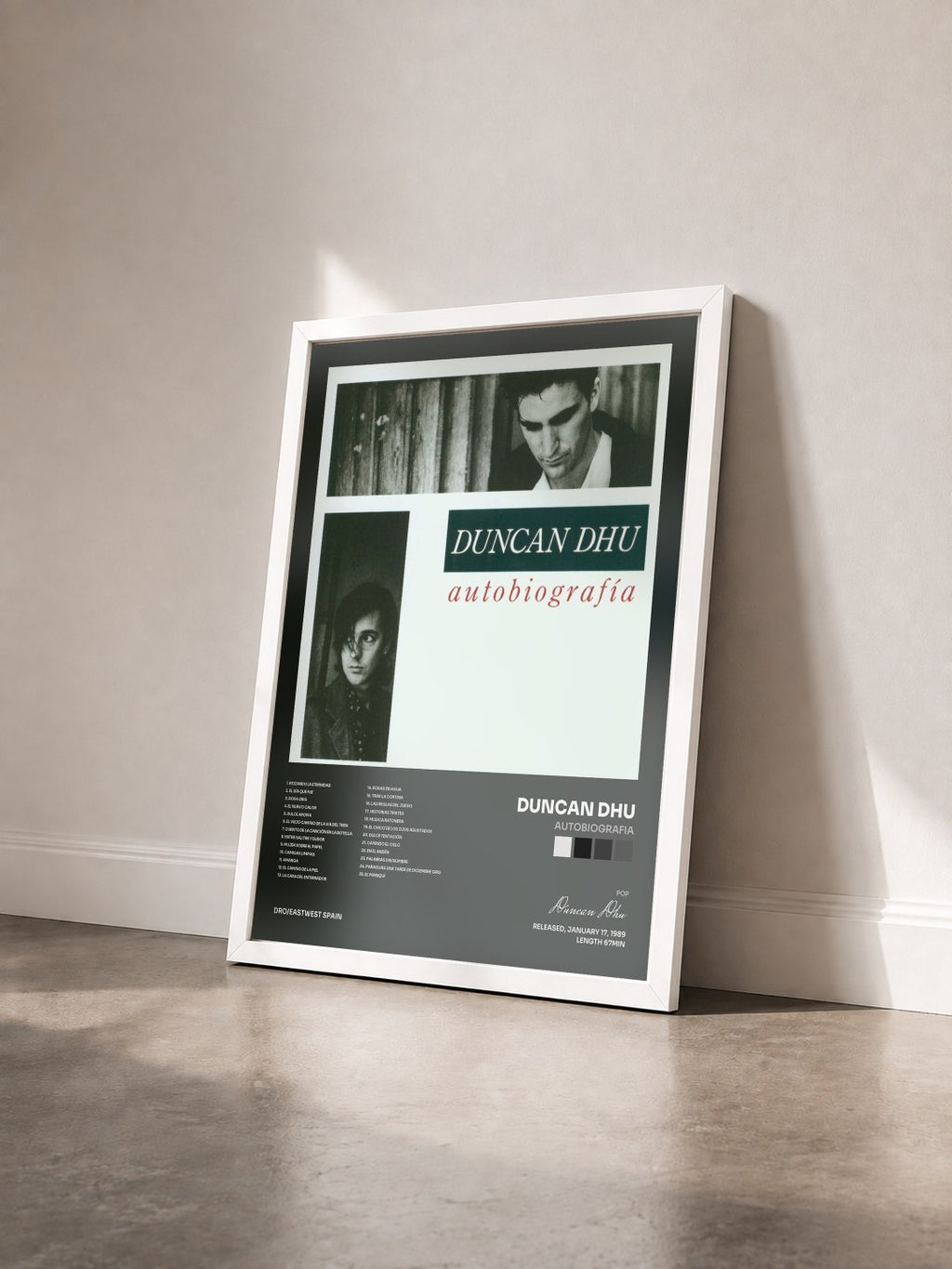 #blanc Tableau de l'album Autobiografia de Duncan Dhu vu de trois quarts, cadre blanc