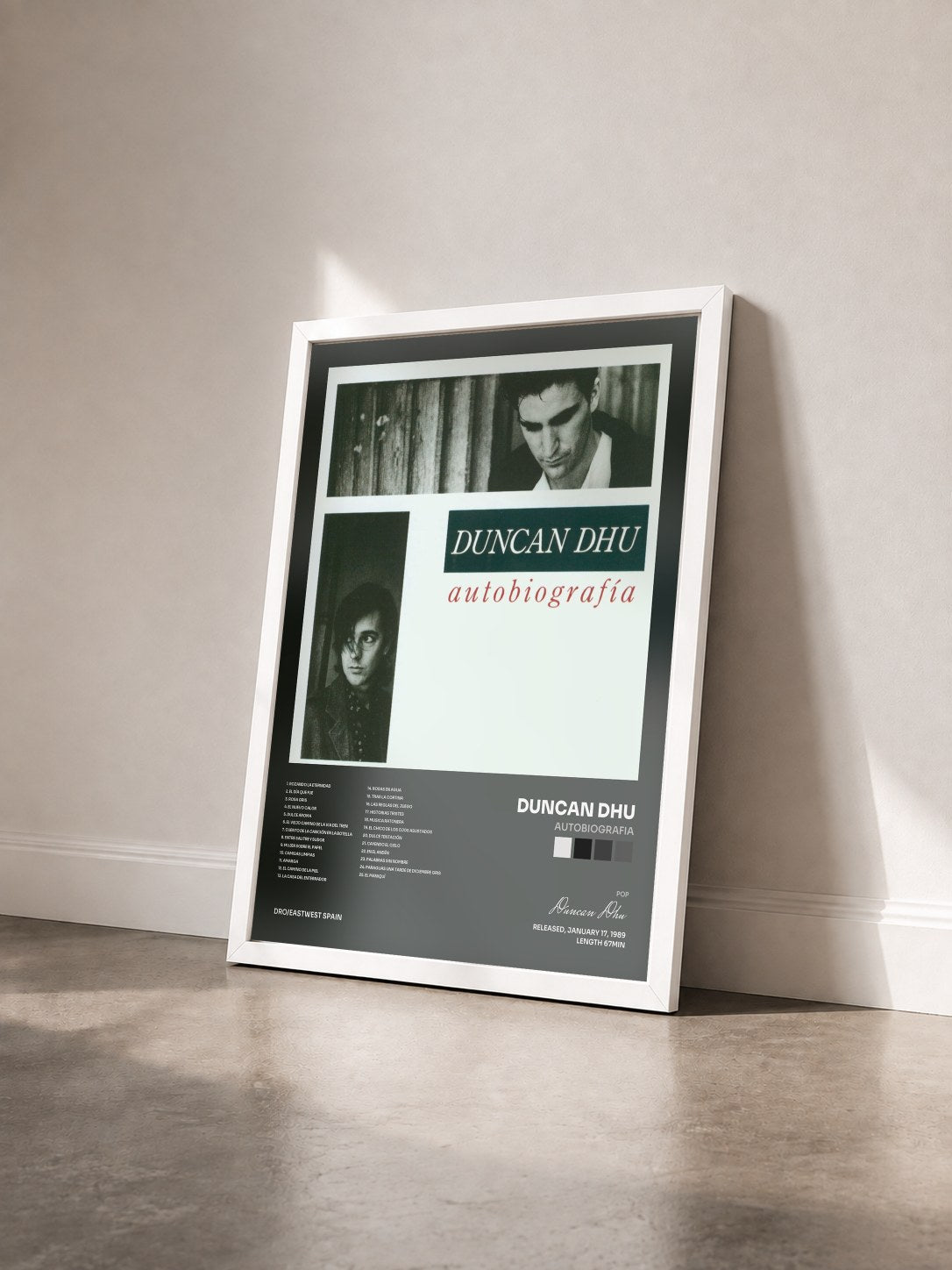 #blanc Tableau de l'album Autobiografia de Duncan Dhu vu de trois quarts, cadre blanc