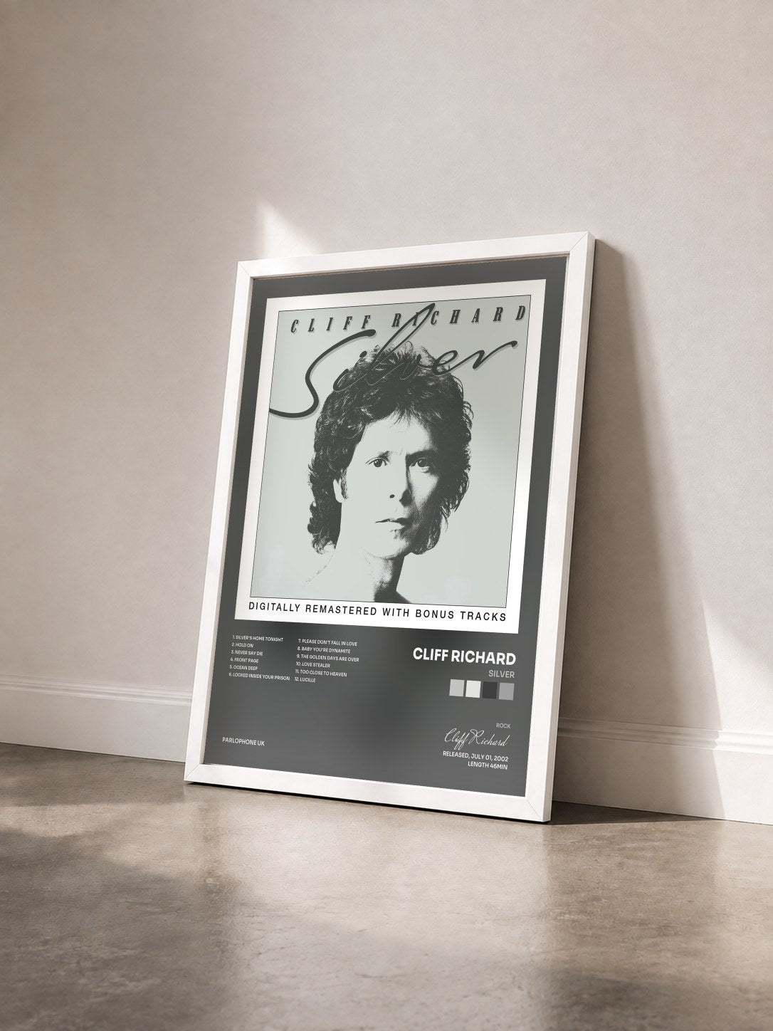 #blanc Tableau de l'album Silver de Cliff Richard vu de trois quarts, cadre blanc