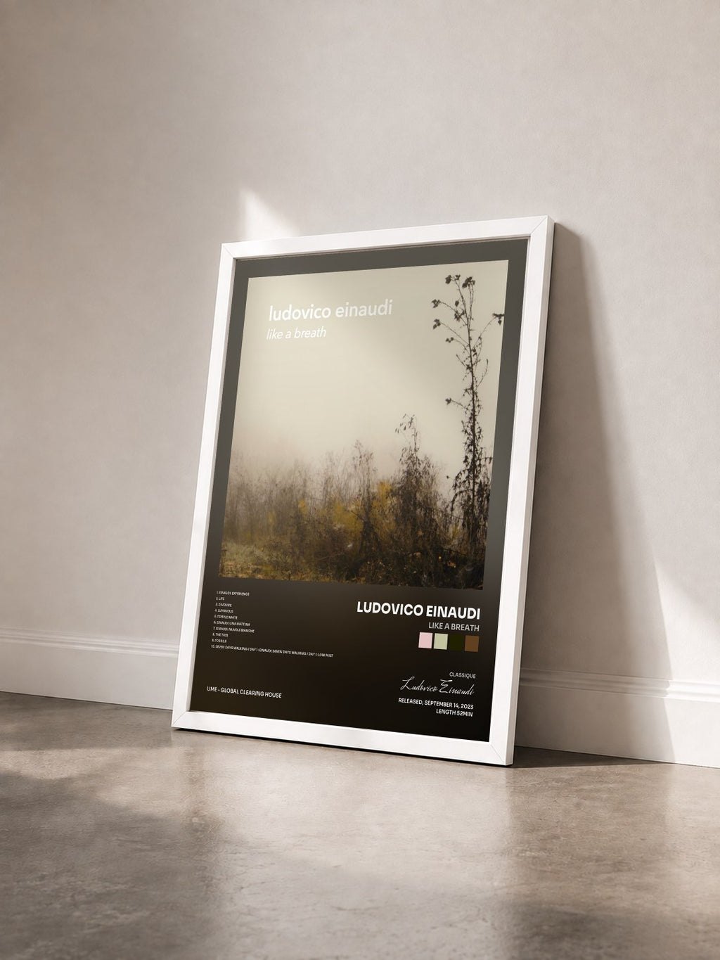 #blanc Tableau de l'album Like A Breath de Ludovico Einaudi vu de trois quarts, cadre blanc
