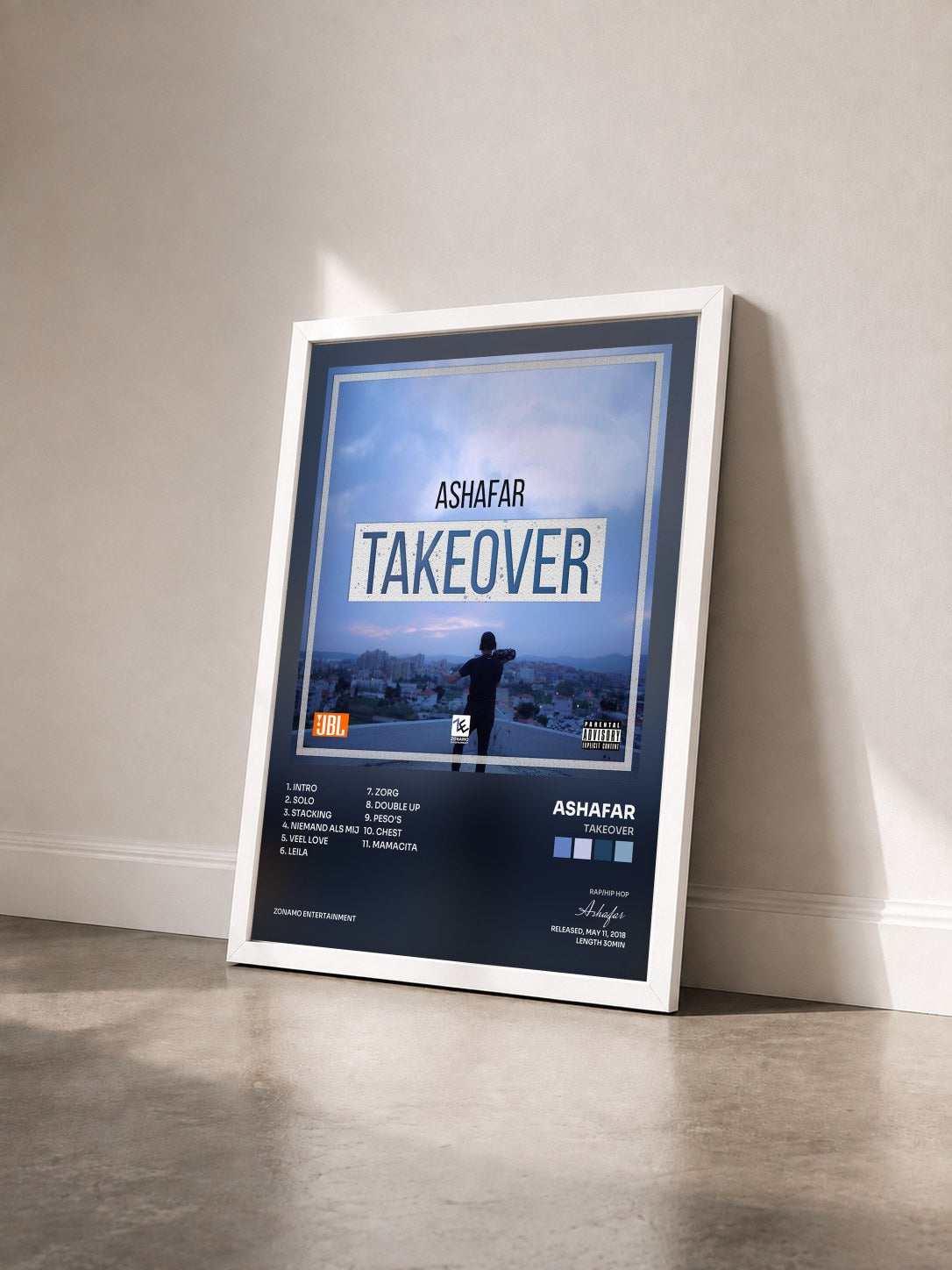#blanc Tableau de l'album TAKEOVER de Ashafar vu de trois quarts, cadre blanc