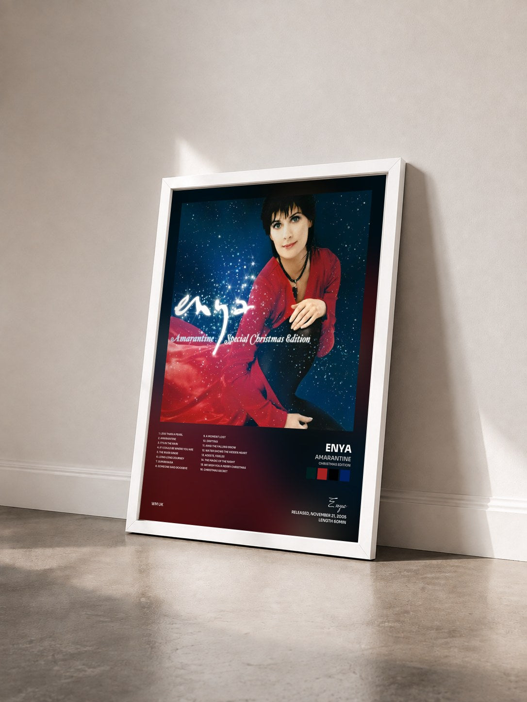#blanc Tableau de l'album Amarantine (Christmas Edition) de Enya vu de trois quarts, cadre blanc