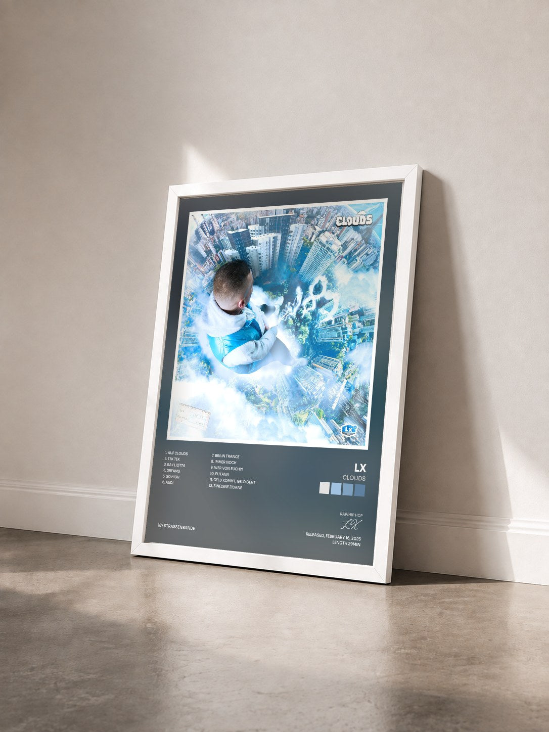 #blanc Tableau de l'album CLOUDS de LX vu de trois quarts, cadre blanc