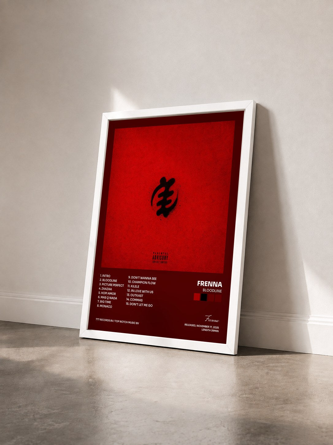 #blanc Tableau de l'album bLoOdLine de Frenna vu de trois quarts, cadre blanc