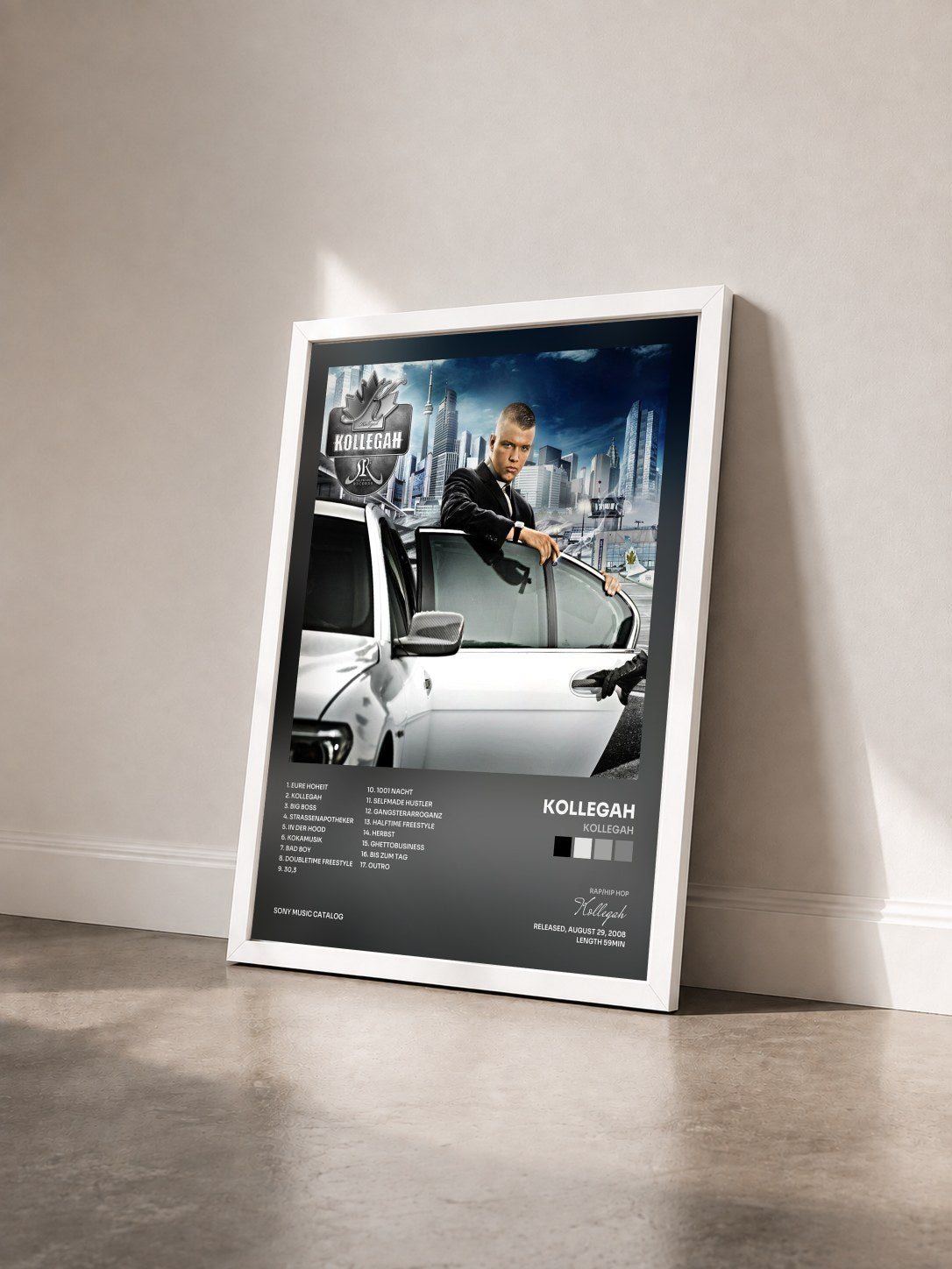 #blanc Tableau de l'album Kollegah de Kollegah vu de trois quarts, cadre blanc