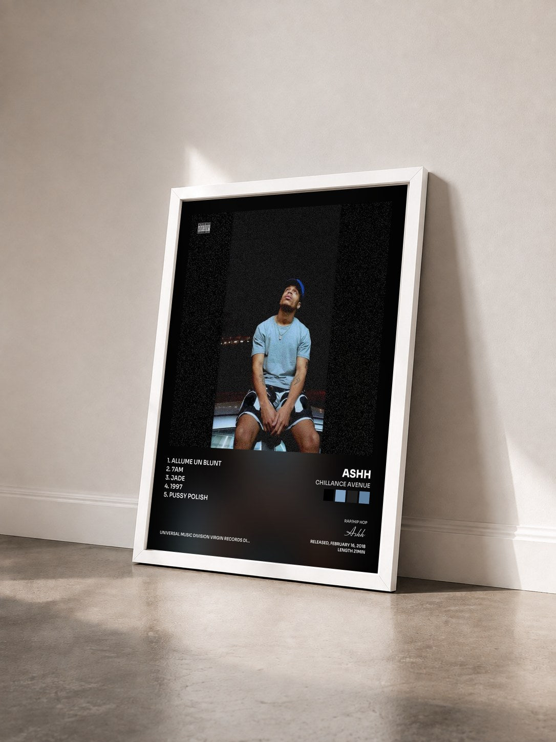 #blanc Tableau de l'album Chillance Avenue de Ashh vu de trois quarts, cadre blanc