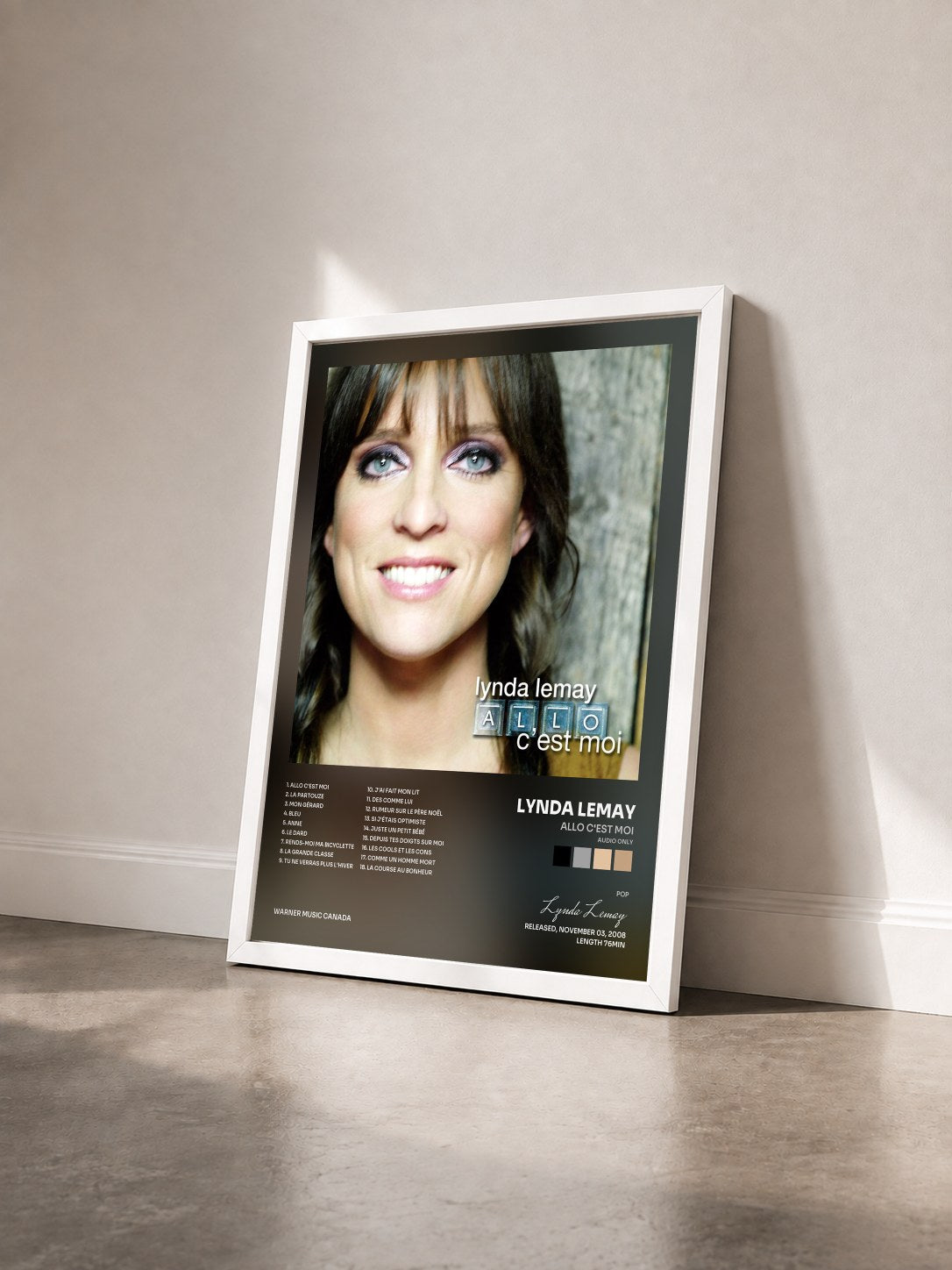 #blanc Tableau de l'album Allo C'est Moi (audio only) de Lynda Lemay vu de trois quarts, cadre blanc