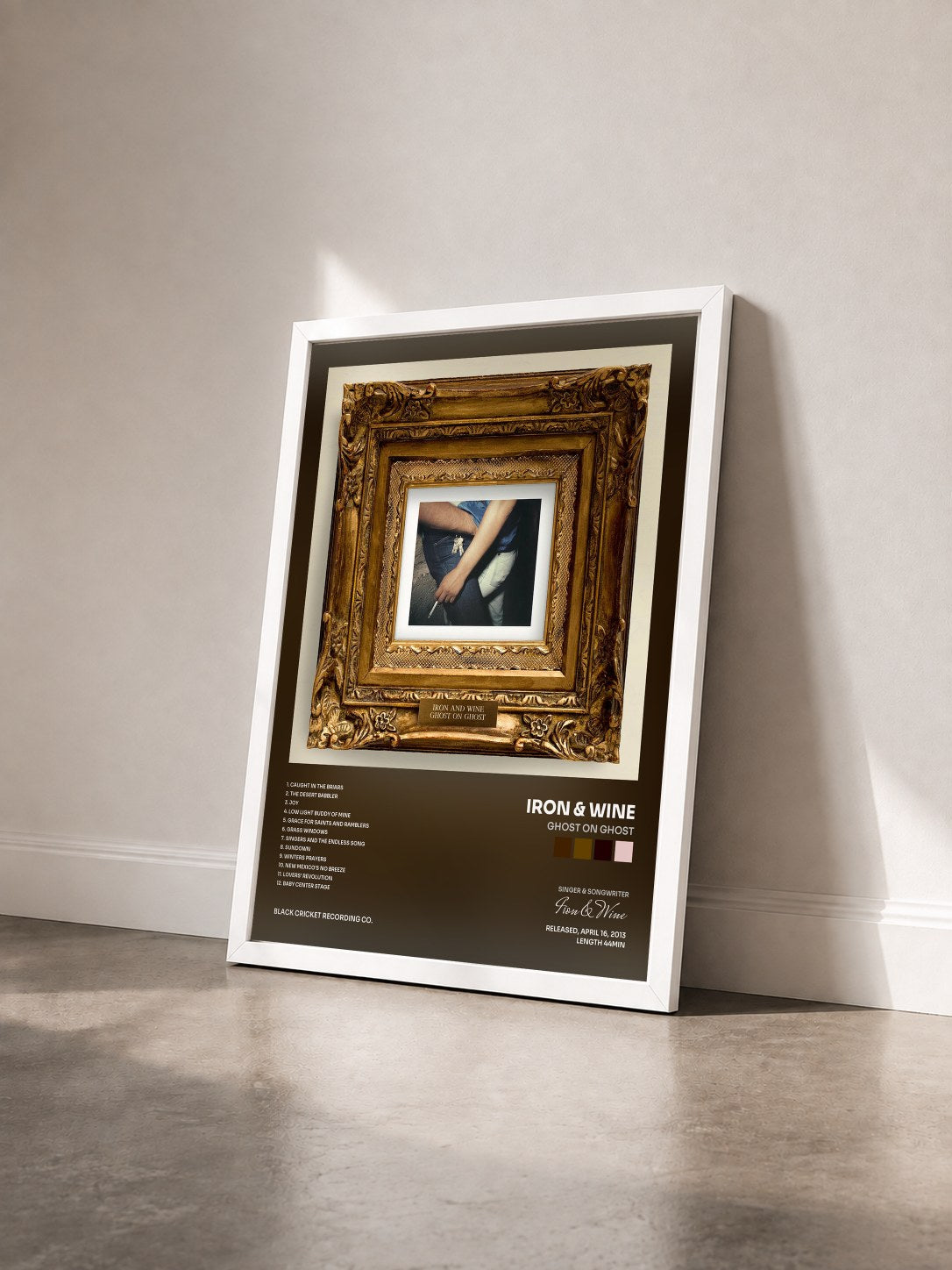 #blanc Tableau de l'album Ghost on Ghost de Iron & Wine vu de trois quarts, cadre blanc