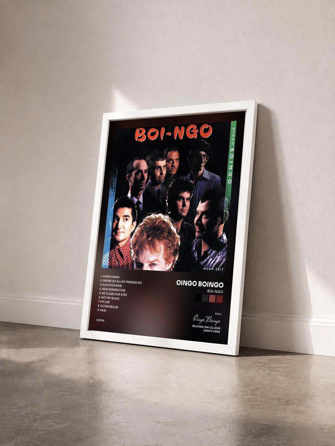 #blanc Tableau de l'album Boi-Ngo de Oingo Boingo vu de trois quarts, cadre blanc