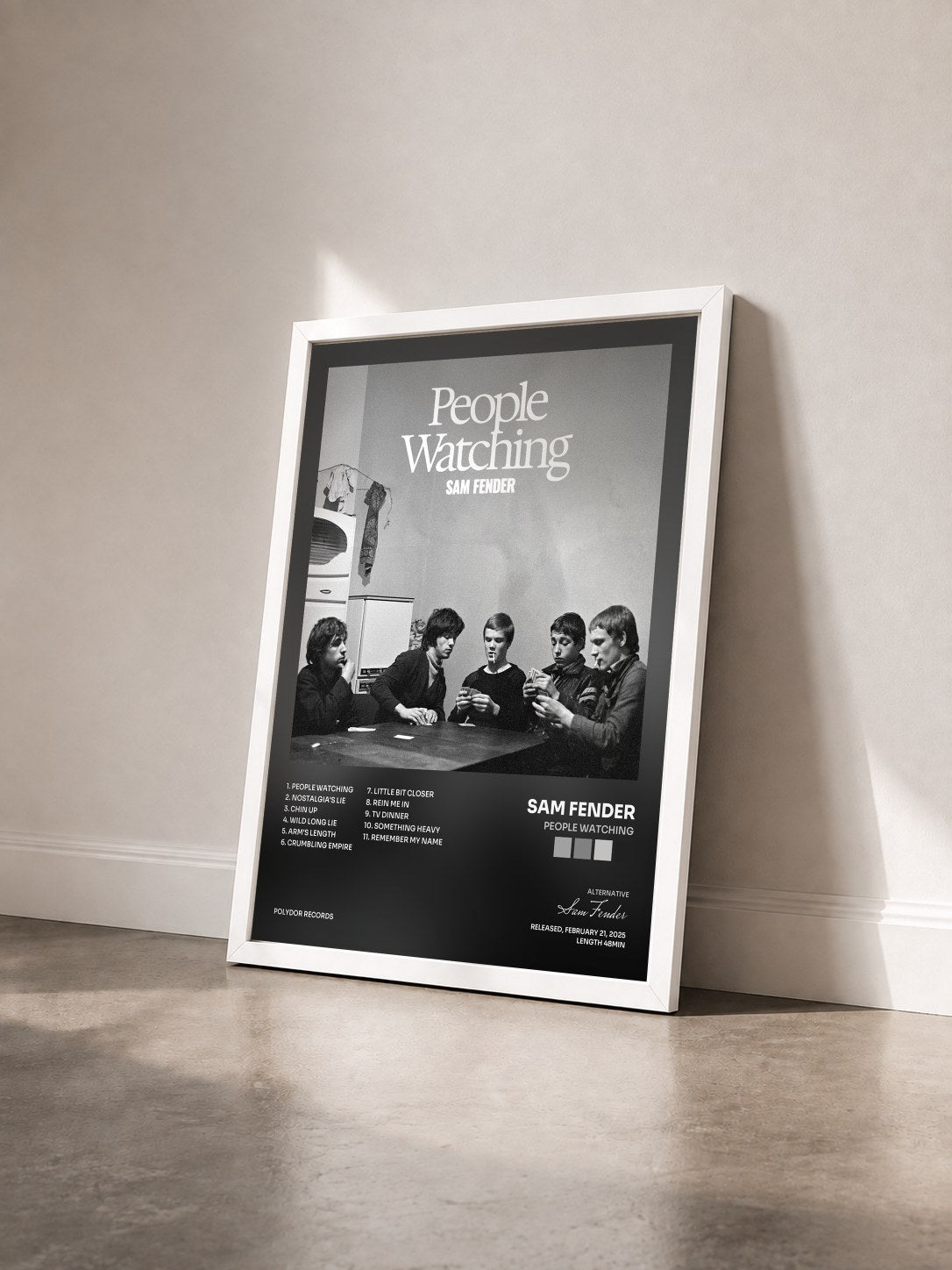#blanc Tableau de l'album People Watching de Sam Fender vu de trois quarts, cadre blanc