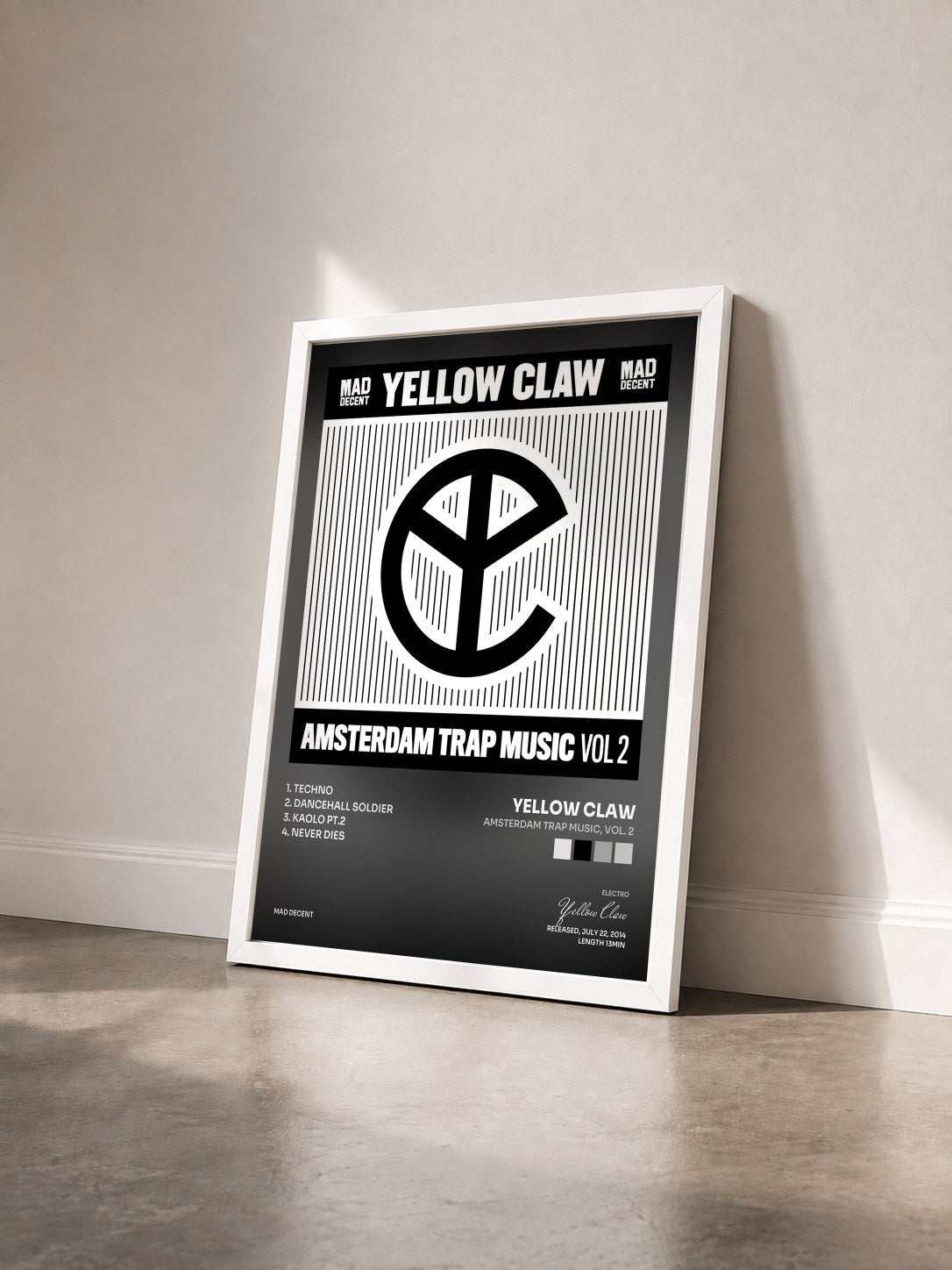 #blanc Tableau de l'album Amsterdam Trap Music, Vol. 2 de Yellow Claw vu de trois quarts, cadre blanc