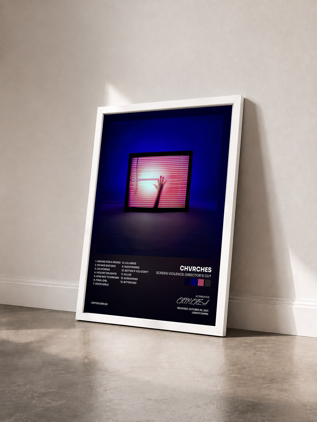 #blanc Tableau de l'album Screen Violence: Director's Cut de CHVRCHES vu de trois quarts, cadre blanc