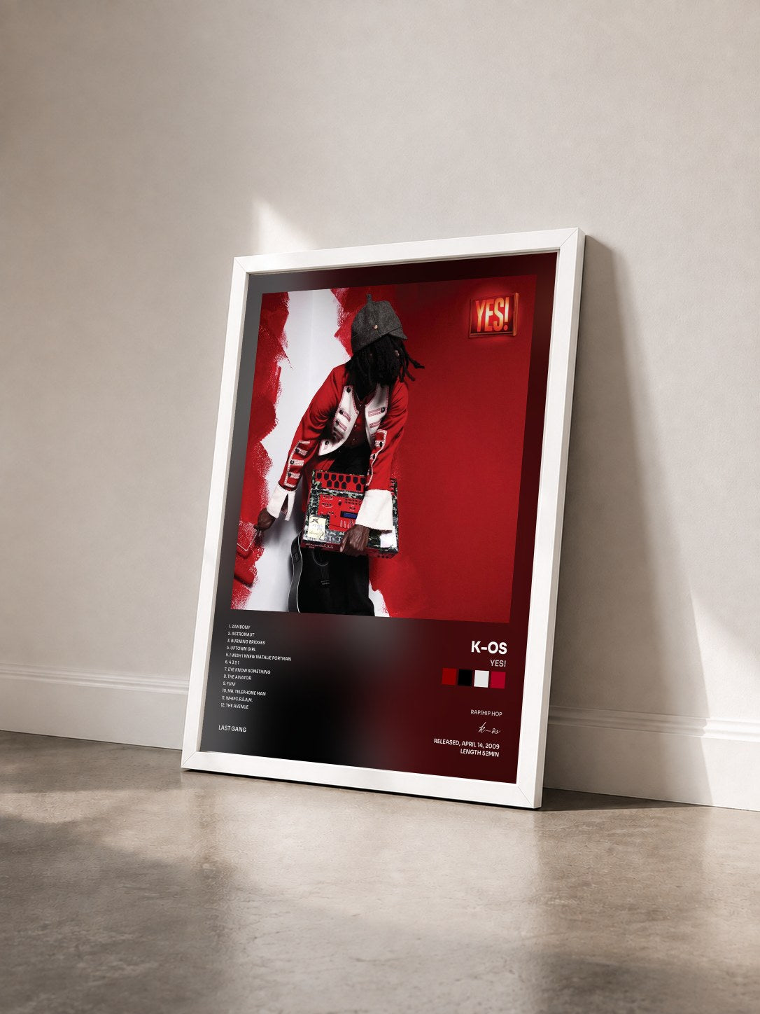 #blanc Tableau de l'album Yes! de k-os vu de trois quarts, cadre blanc