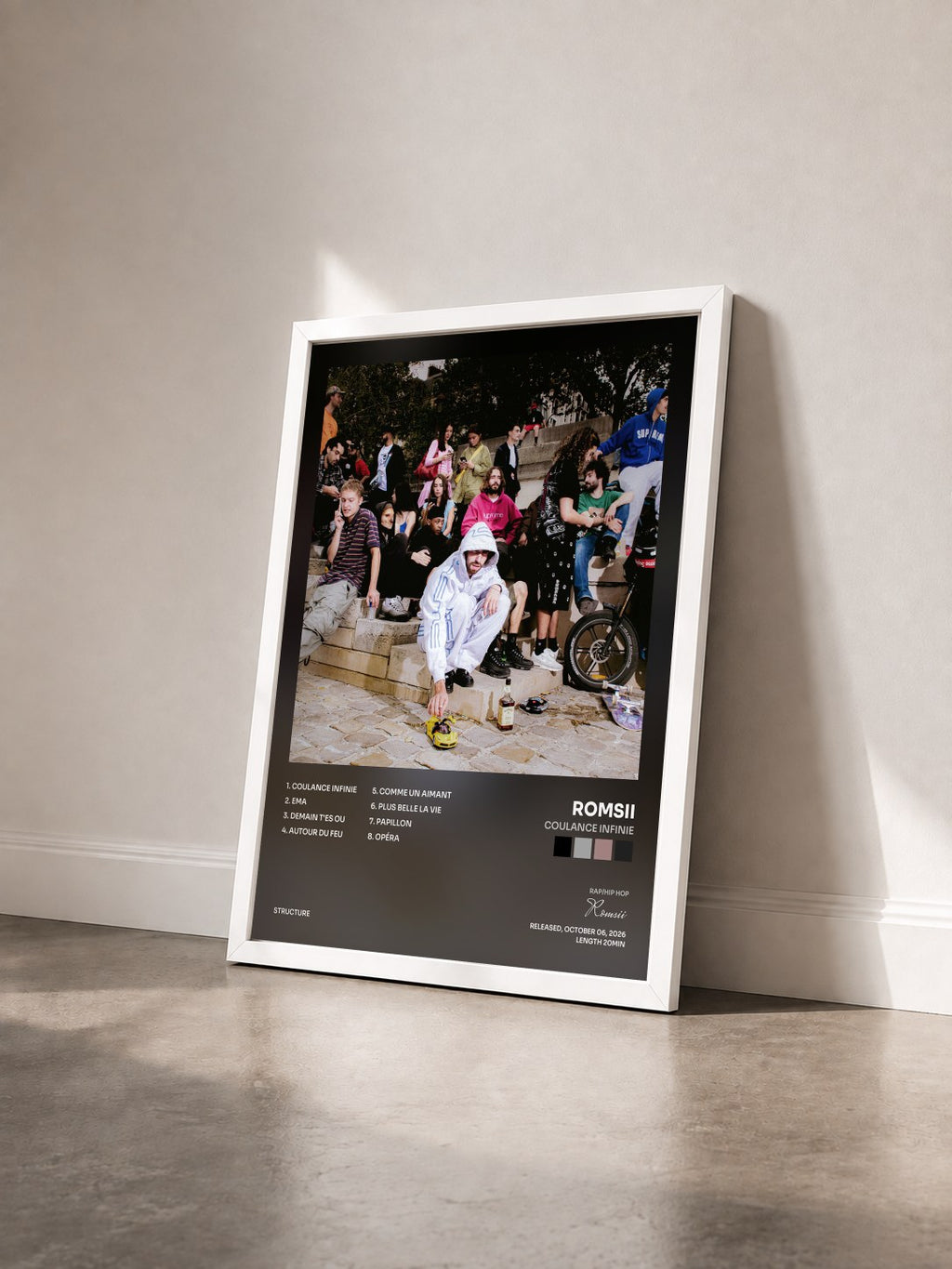 #blanc Tableau de l'album Coulance infinie de Romsii vu de trois quarts, cadre blanc