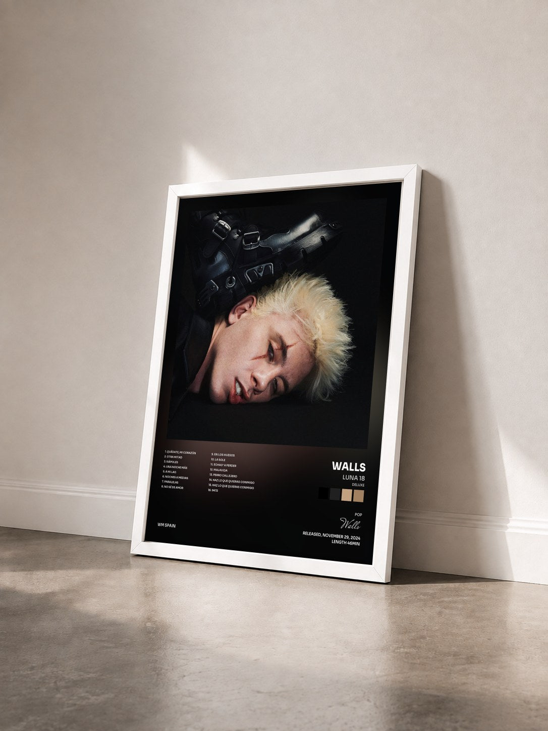 #blanc Tableau de l'album LUNA 18 (Deluxe) de Walls vu de trois quarts, cadre blanc