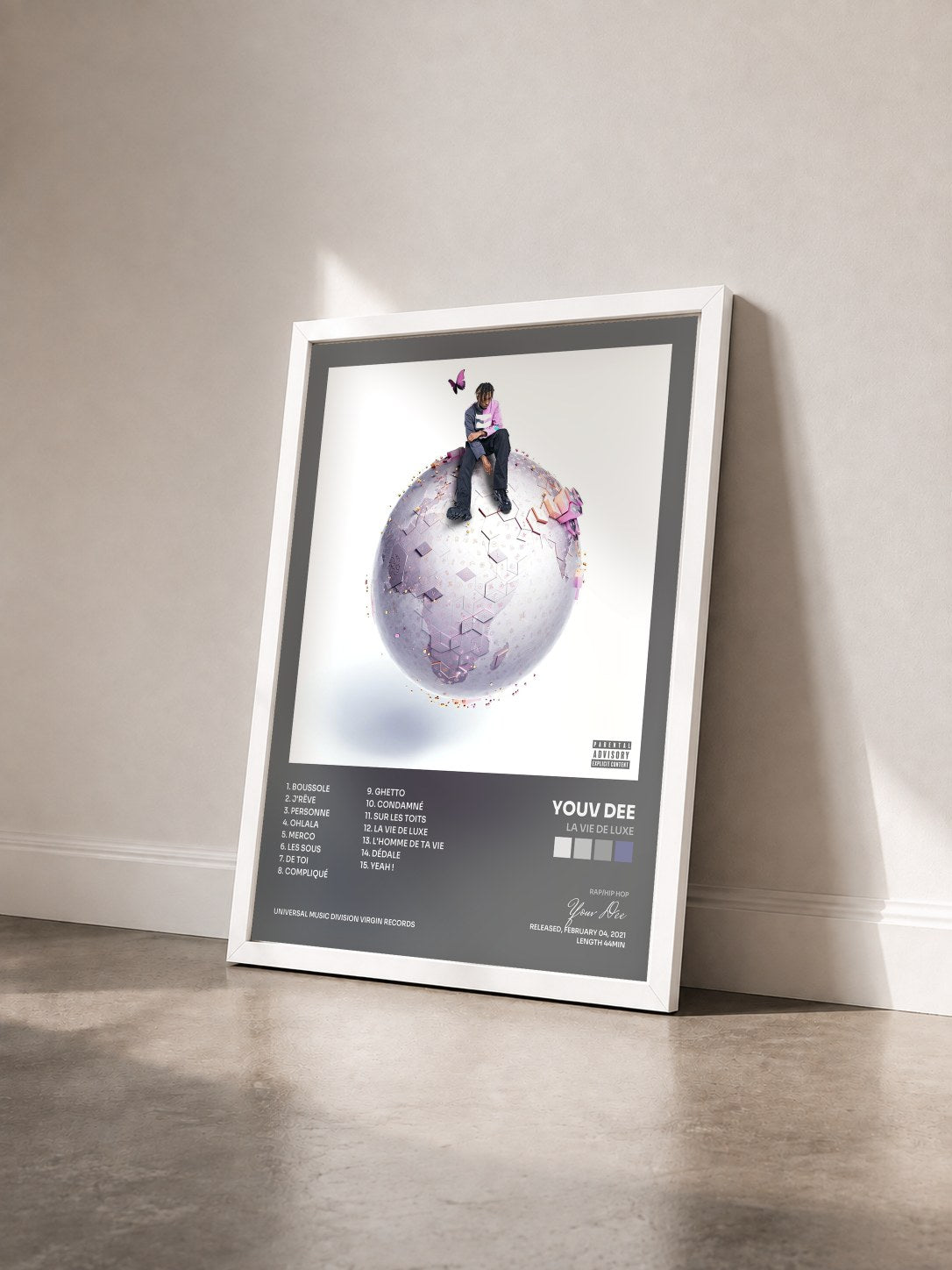 #blanc Tableau de l'album La vie de luxe de Youv Dee vu de trois quarts, cadre blanc