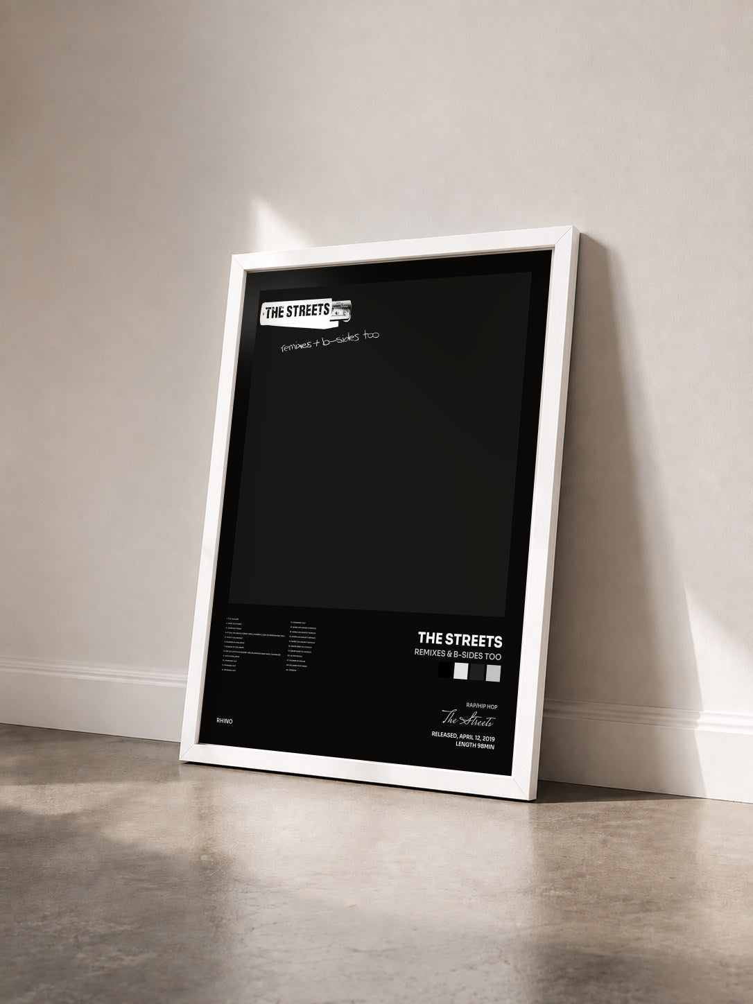 #blanc Tableau de l'album Remixes & B-Sides Too de The Streets vu de trois quarts, cadre blanc