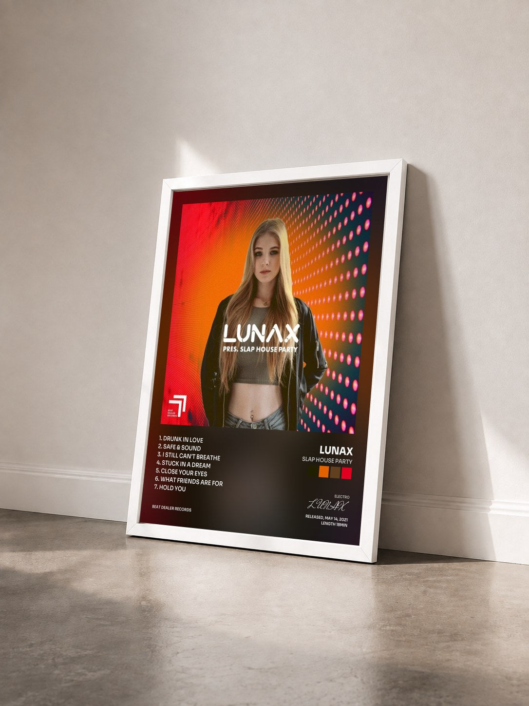 #blanc Tableau de l'album Slap House Party de LUNAX vu de trois quarts, cadre blanc