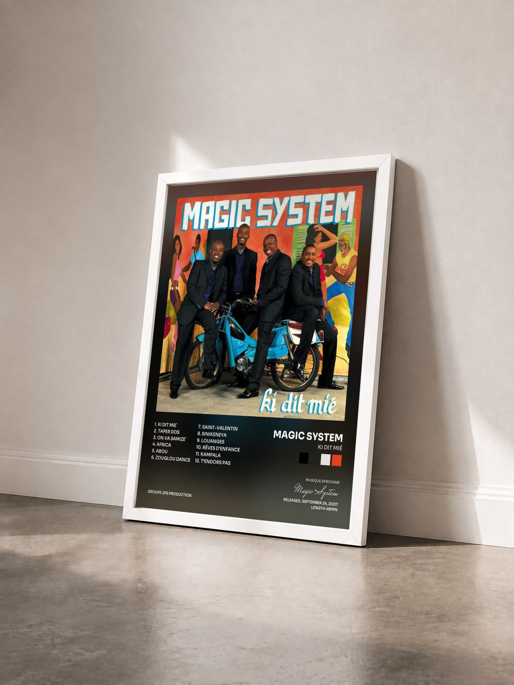 #blanc Tableau de l'album Ki Dit Mié de Magic System vu de trois quarts, cadre blanc
