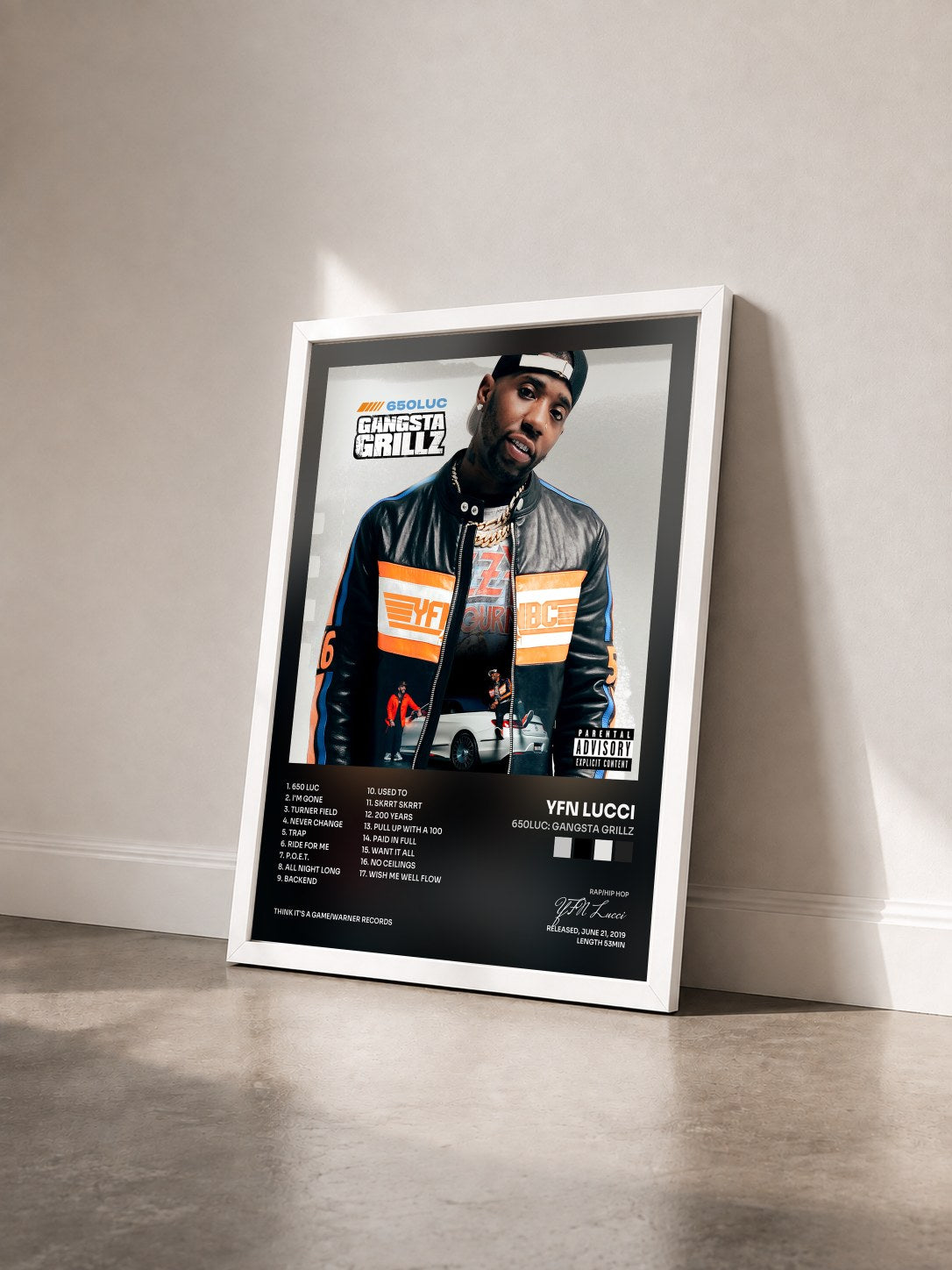 #blanc Tableau de l'album 650Luc: Gangsta Grillz de YFN Lucci vu de trois quarts, cadre blanc