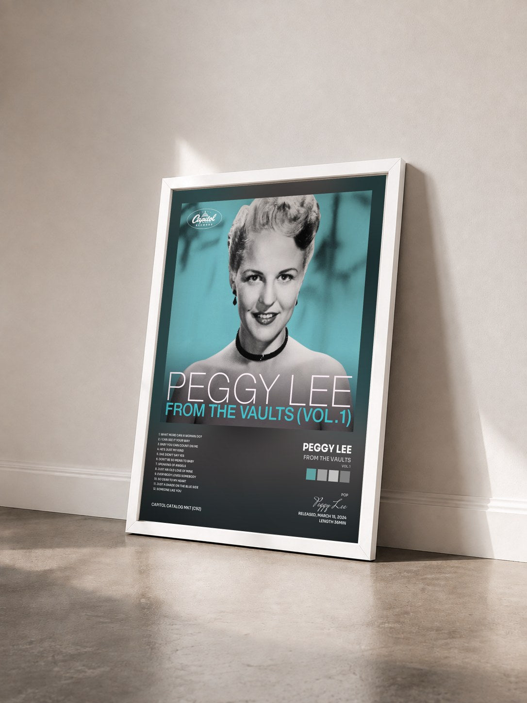 #blanc Tableau de l'album From The Vaults (Vol. 1) de Peggy Lee vu de trois quarts, cadre blanc