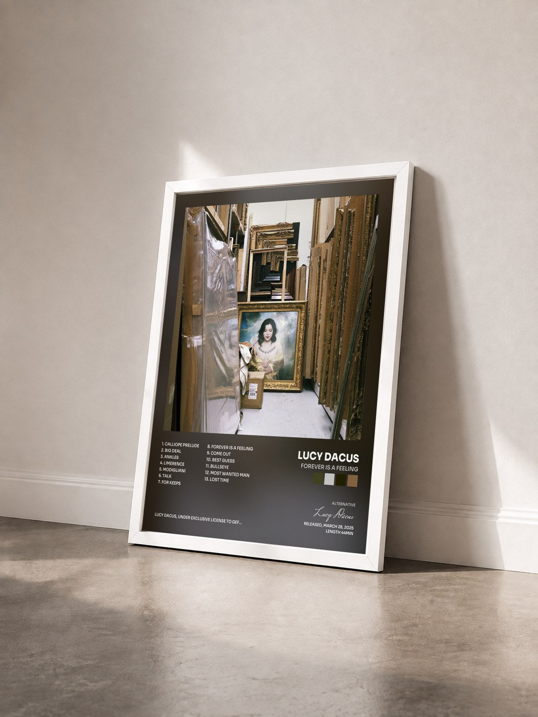 #blanc Tableau de l'album Forever Is A Feeling de Lucy Dacus vu de trois quarts, cadre blanc