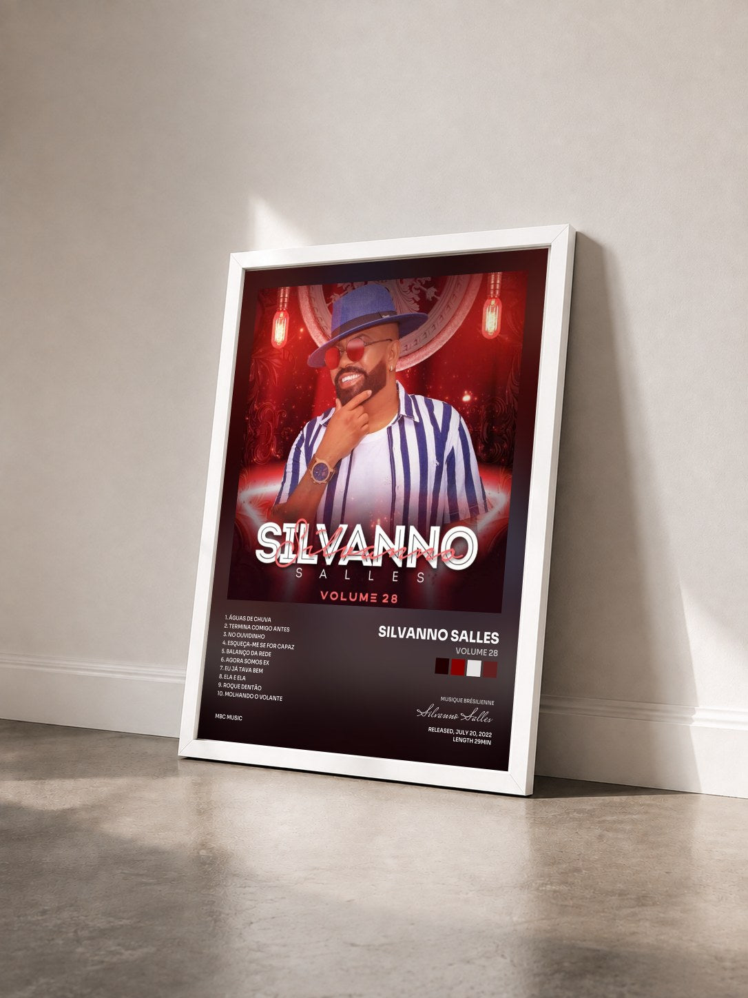 #blanc Tableau de l'album Volume 28 de Silvanno Salles vu de trois quarts, cadre blanc